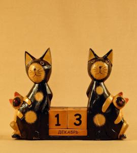 UTH027 B  Календарь 'Кошки с белыми пятнышками', декор 'Шоколадный'.  