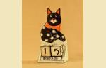 UTH011  Календарь 'Черный котенок с белыми пятнышками'.  
